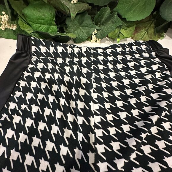 Houndstooth Print Leggings With Faux Leather Side Panels By 4everyoung - Picture 5 of 6